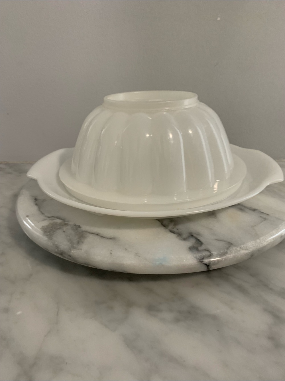 Tupperware Jello Mold with interchangeable lids